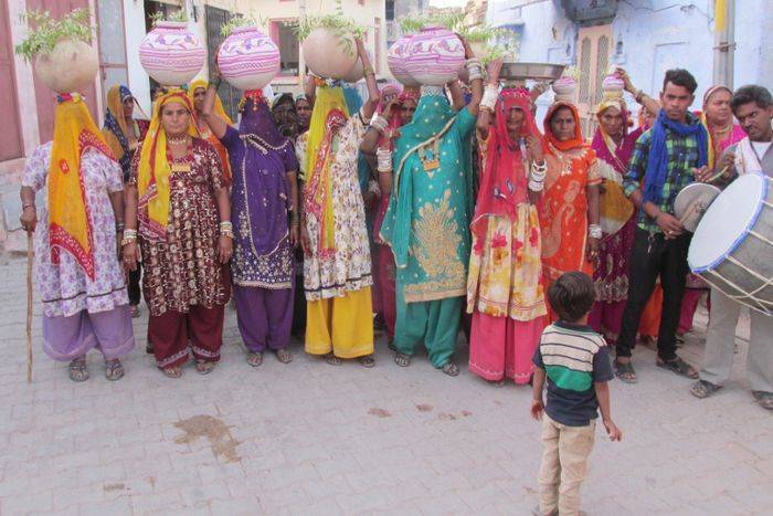 Muslim women get married in front of Hindu God Gan