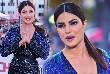 priyanka chopra hot look in Baywatch premiere
