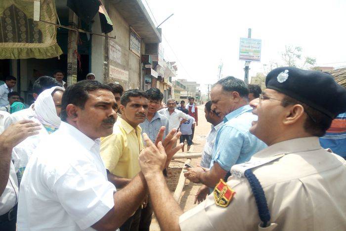 Women protested by blocking the road, the BJP city president and the police officers in no mood