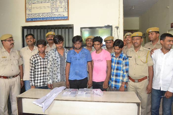 police arrested five thieves