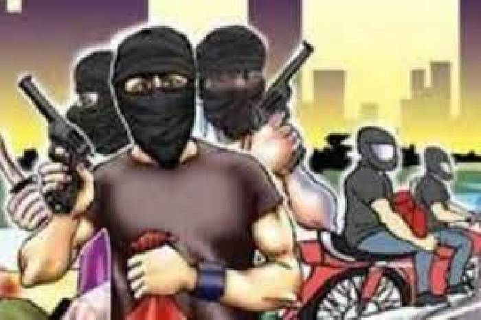 police arrest dacoit of bank loot