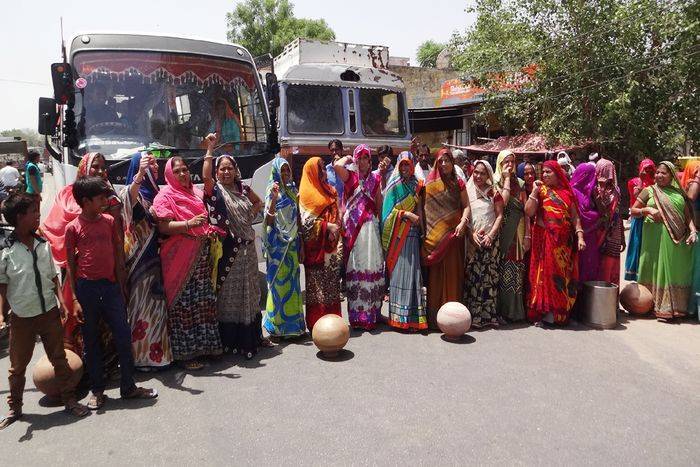 The anger of the women suffering from drinking water crisis broke out, did the highway jam