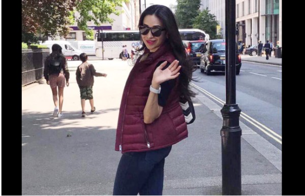 Karishma Kapoor share bold pics on social media