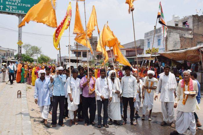 Filled with pomp, visit to Kalash Yatra, Meen Bhagwan Temple