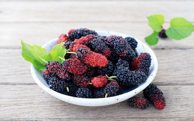 Eat mulberry