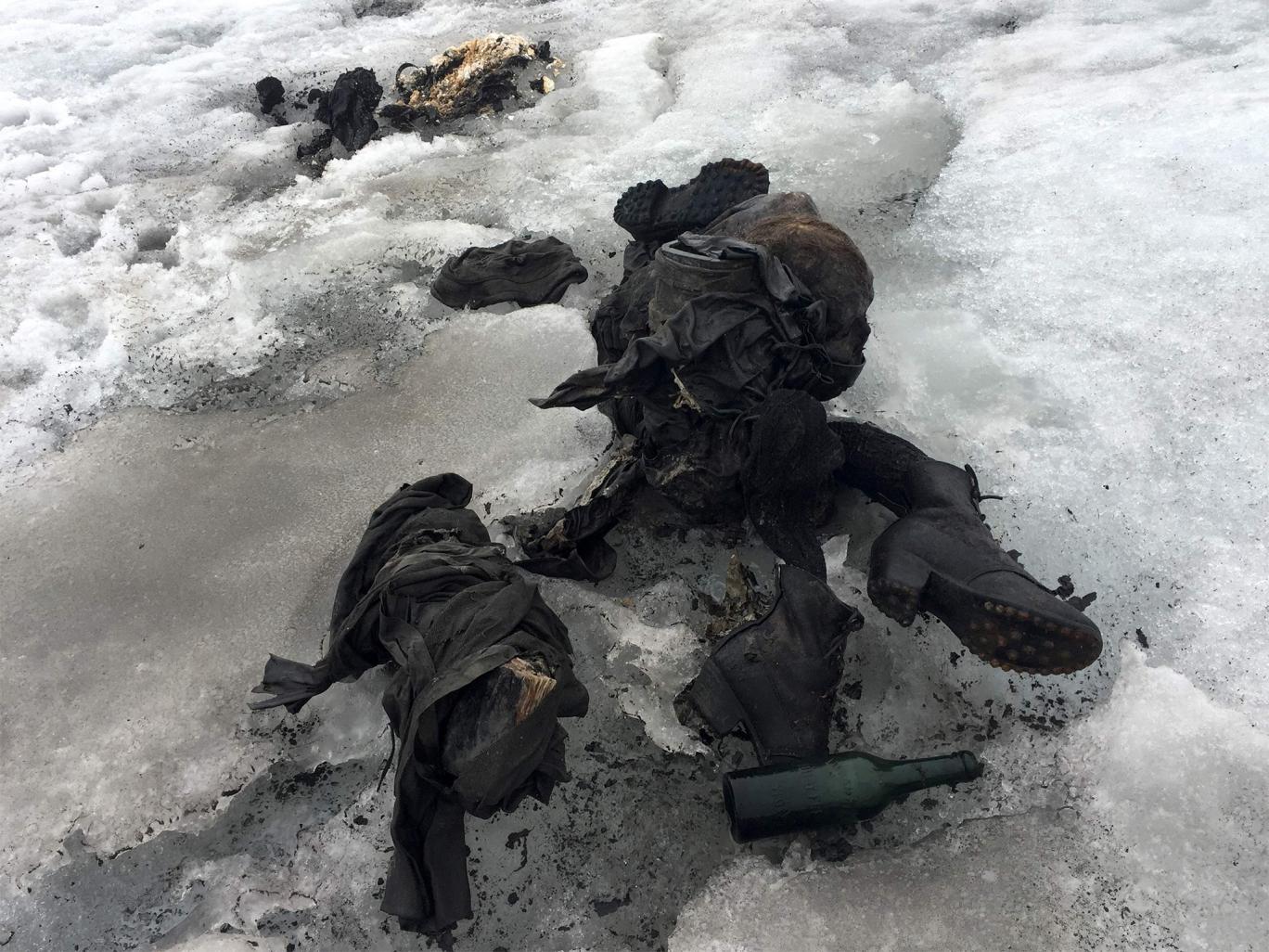 couples bodies found in Alps glacier 75 years afte