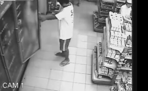 Man Possesd By Ghost In A Supermarket, CCTV captur