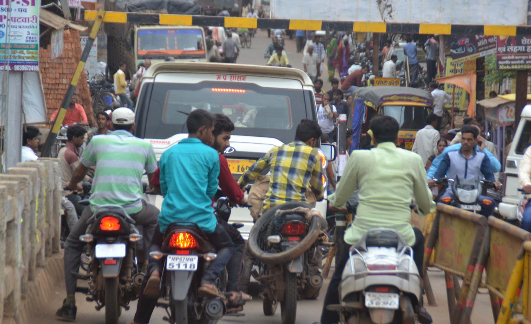 Ashoknagar, FOB, traffic police, big vehicle bans,