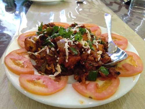 Taste of malwa >> पनीर रोगानी: मालवा के तड़के में पंजाबी स्वाद, देखें ये वीडियो
