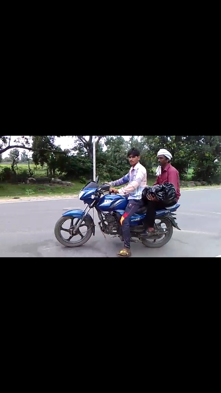 The first hands then take the bike Dead Body