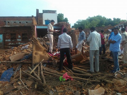 Three houses, three killed in blast