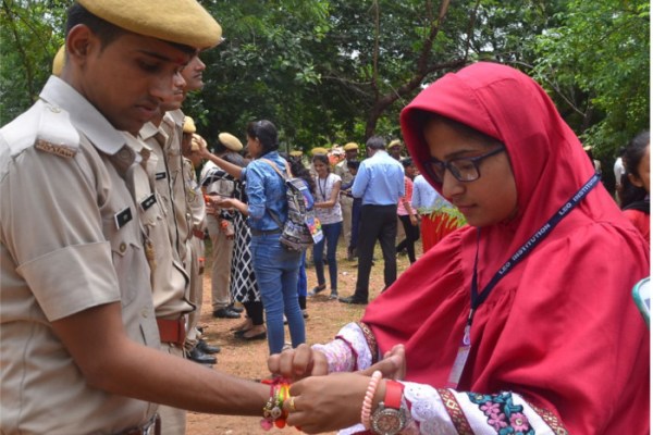 Banswara, School, girls, celebrate, raksha bandhan, police, resolution, security