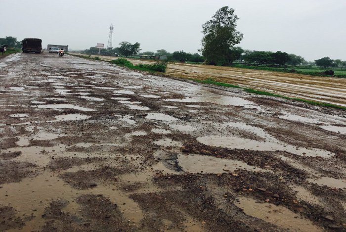 NHAI, Jhalawar Road, National Highway Rajasthan National Highway Kota, National Highway 12, NH 12, Jhalawar News, UIT Kota, Kota Patrika, Municipal Corporation Kota, Rajasthan Patrika, Kota Patrika, Kota Nagar Nigam, कोटा न्यूज, Kota News, Latest News Kota, News In Hindi  
