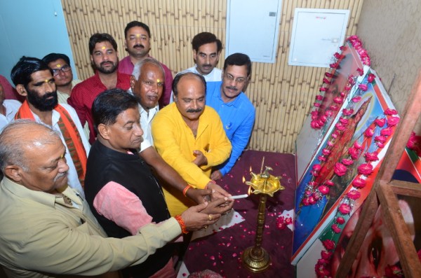 BJP leader Salil Vishnoi praises central government Photos
