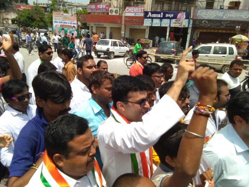 Harshvardhan Vajpayi Misbehave with Police Inspector