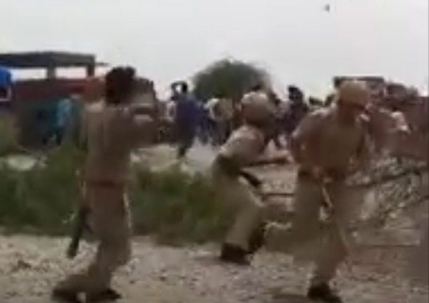 Farmers protested by police not getting electricity