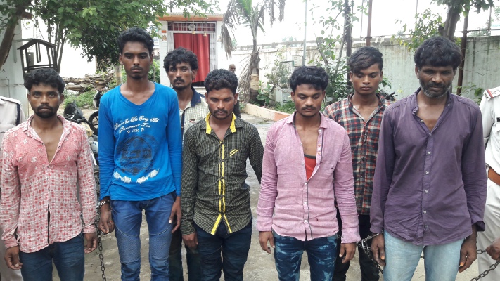 police arrested thief gang