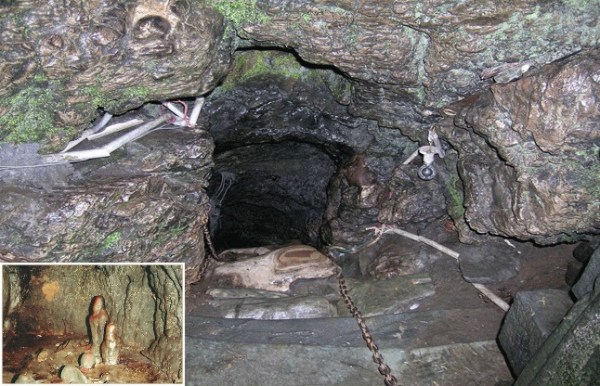 Patal Bhuveshwar Cave Ganesh