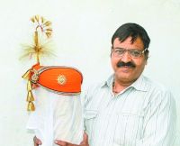 PM modi in udaipur: doulatram sen made special mewadi paghdi for modi