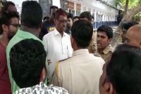 Protest against police, Kota Police, Guamanpura police station, Crime In Kota, Crime In Rajasthan, Rajasthan Patrika, Kota Patrika, Patrika News, Kota News 