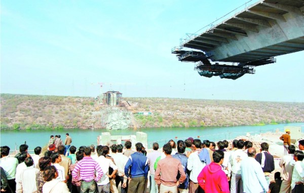 Hanging Bridge Accident on 24 December 2009 in Kota