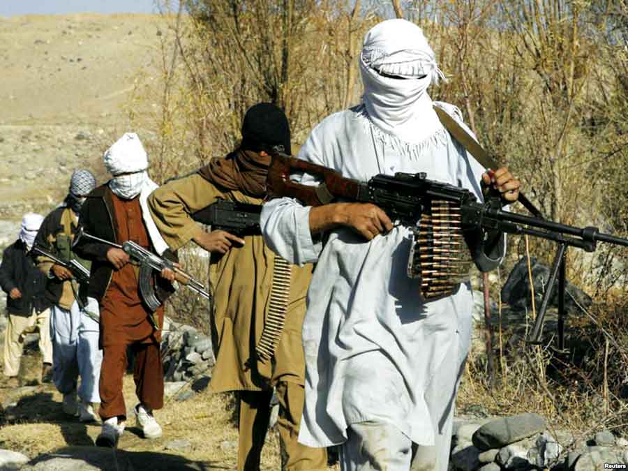 पंजाब और जम्मू-कश्मीर में छिपे हैं पुलिस लाइन पर हमले में बचे 8 आतंकी