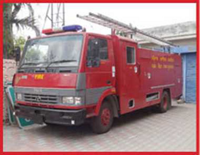 Kota Airport, Fire brigade, Fire brigade in Airport, Flight Arrived, Air passenger, Kota, Kota Patrika, Kota Patrika News, rajasthan Patrika, कोटा एयरपोर्ट, एंबुलेंस, राजस्थान पत्रिका 