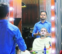 latest life style news,Royal Life Style,Boys go crazy to go to beauty parlors