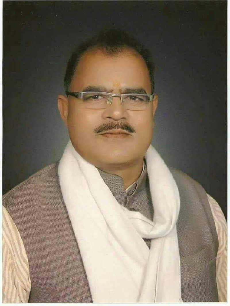 सनातन धर्म इंटर कॉलेज के प्रधानाचार्य डॉ. हरेंद्र राय