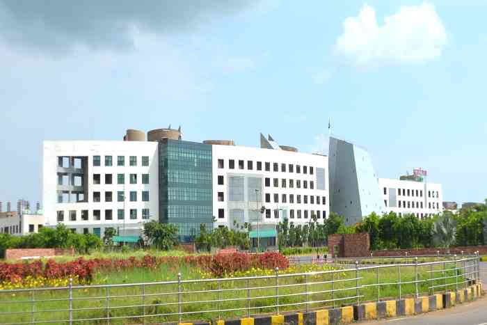 amazing sarkari bhavan