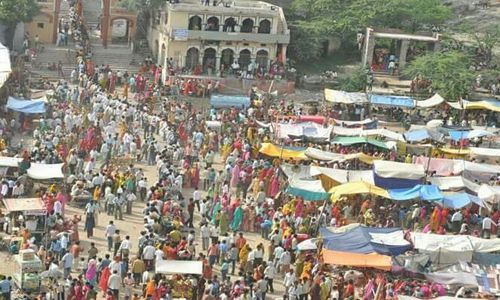 बिराटिया मेले में उमड़े श्रद्धालु