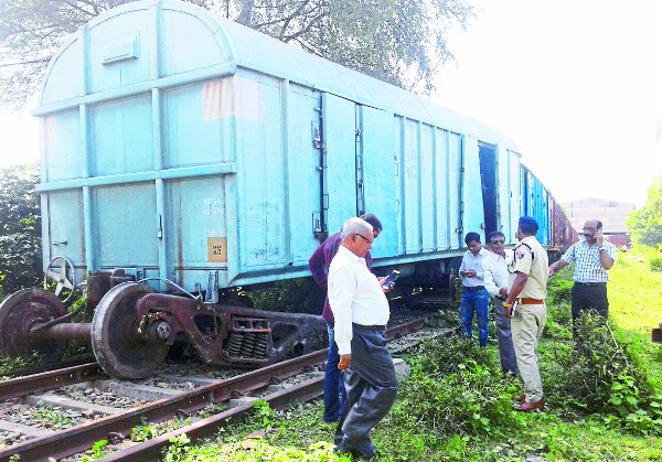 Big rail accident in satna