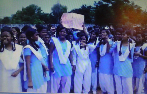 girl students slogan against principal