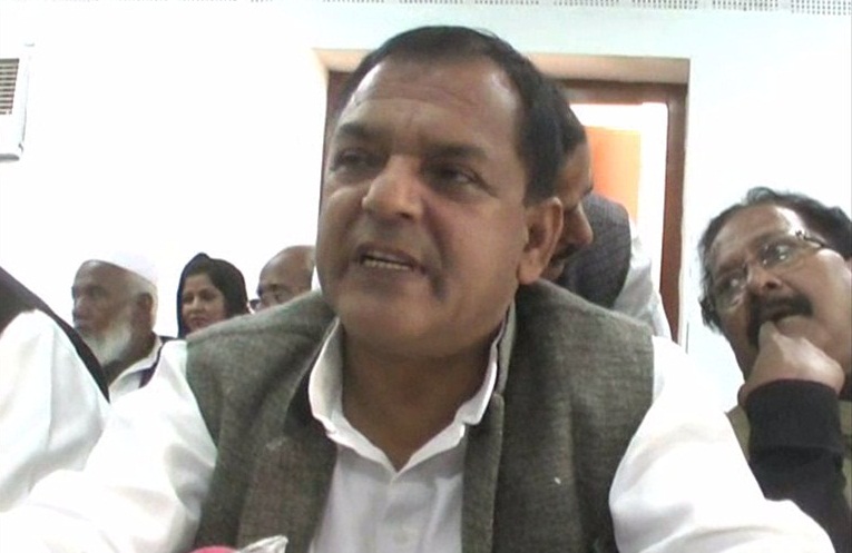 Samajwadi Party district president Hawaldar Yadav