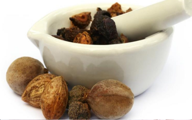 triphala-powder-and-papaya-will-be-cleaned-by-intestines