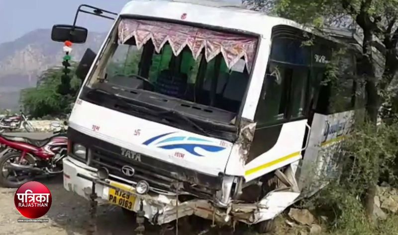 bus accident khandela