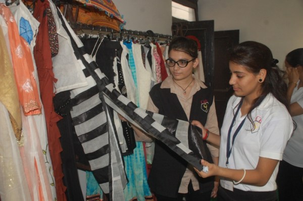 Item made of Kota Doriya