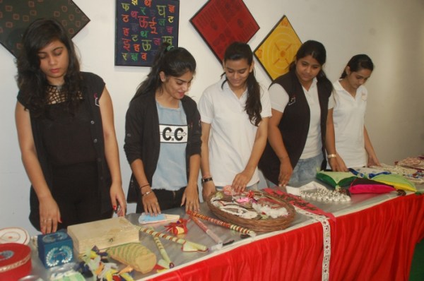 Item made of Kota Doriya