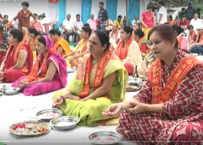 Women Sharadh on Pitru Paksh