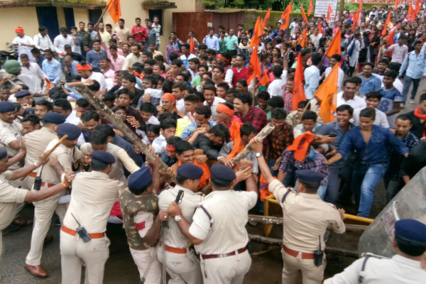 ABVP leaders clash with police