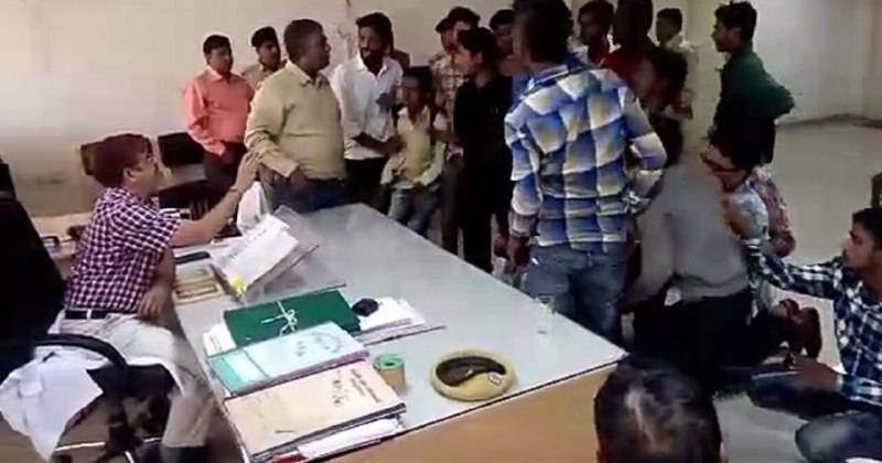 Kota University, UOK, Fees Increased in UOK, Students Protest in kota University, UOK Supplementary Exam, Commerce College Kota, Kota Patrika, Kota Patrika News, Rajasthan Patrika, कोटा, राजस्थान पत्रिका, कोटा विश्वविद्यालय, कॉमर्स कॉलेज, छात्र हंगामा