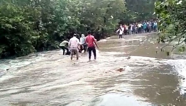 monsoon alert in mp मौसम विभाग ने जारी किया अलर्ट, प्रदेश के इस जिले में जारी है
जोरदार बारिश- देखें वीडियो