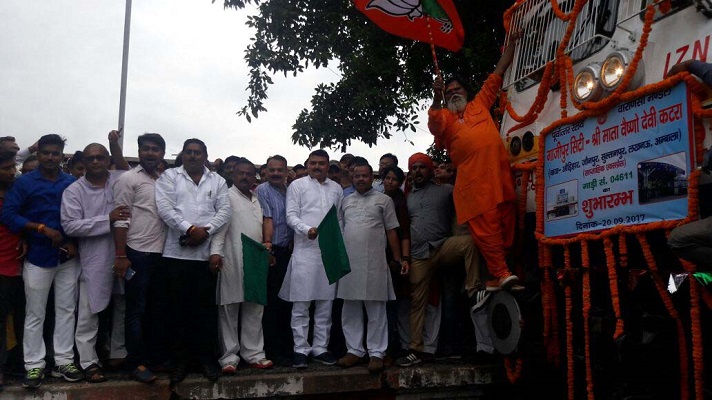 new train welcomed in jaunpur 