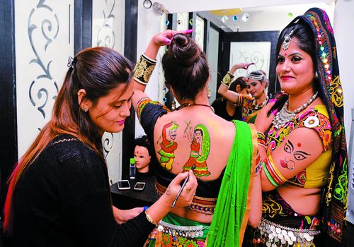 garba 2018 makeup tips for girls