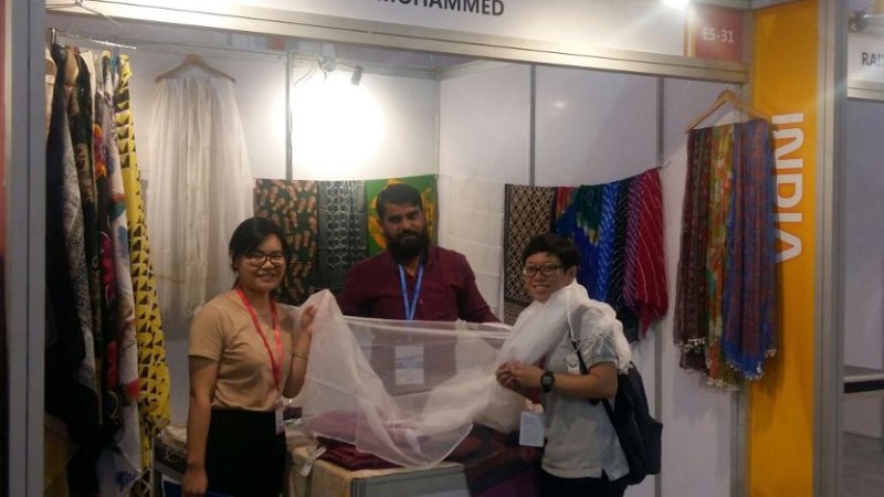 Cato Doria, Exhibition in China, Cato Doria in China, International Exhibition, Gongdong,  Cato Doria Scarf, Cato Doria Saris, Kota, Kota Patrika, Kota Patrika News, rajasthan Patrika, कोटा, राजस्थान पत्रिका,  कोटा डोरिया  दुपट्टे और साड़ी, अन्तरराष्ट्रीय प्रदर्शनी