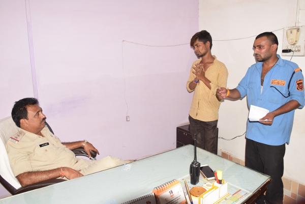 इस तरह सुरक्षा कर्मियों और मरीज के परिजनों के साथ हुई झूमाझटकी