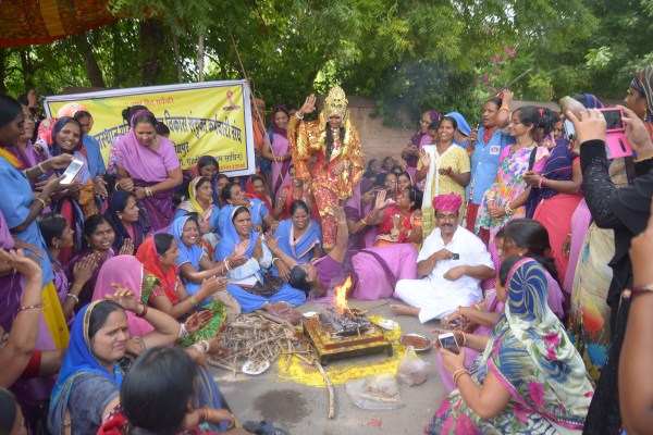 women dressed like Goddess to protest
