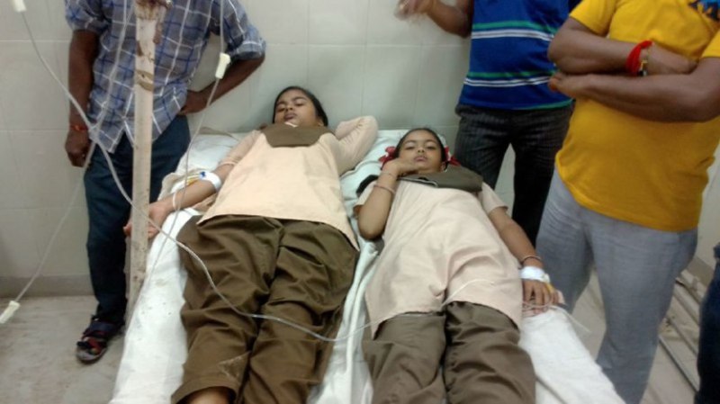 Children Eat Stale Food, Food Poisoning, School Children Sick, District Hospital, Food, Kota, Kota Patrika, Kota Patrika News, Rajasthan Patrika, कोटा, राजस्थान पत्रिका, फ़ूड पॉइजनिंग