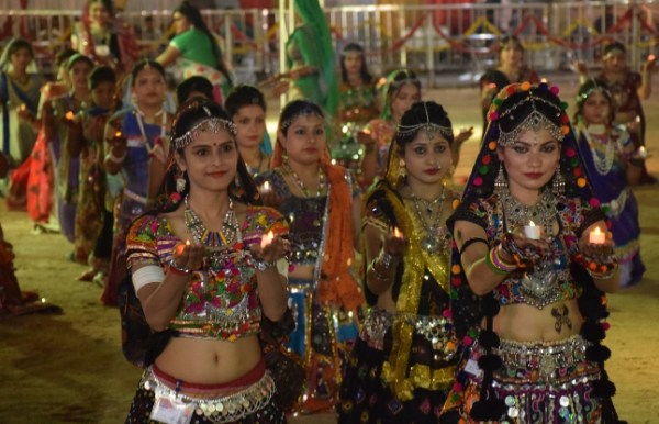 9 days color of navratri 2017, Religion,Navratri,Durga,navratri news,puja,colors,pooja,dharm,Navratri 2017,Navratri Colors,karam,