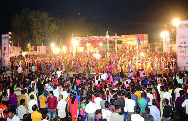 9 days color of navratri 2017, Religion,Navratri,Durga,navratri news,puja,colors,pooja,dharm,Navratri 2017,Navratri Colors,karam,
